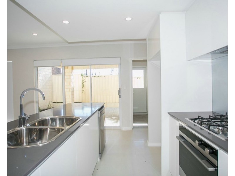 176A Ravenswood Drive, Nollamara WA 6061