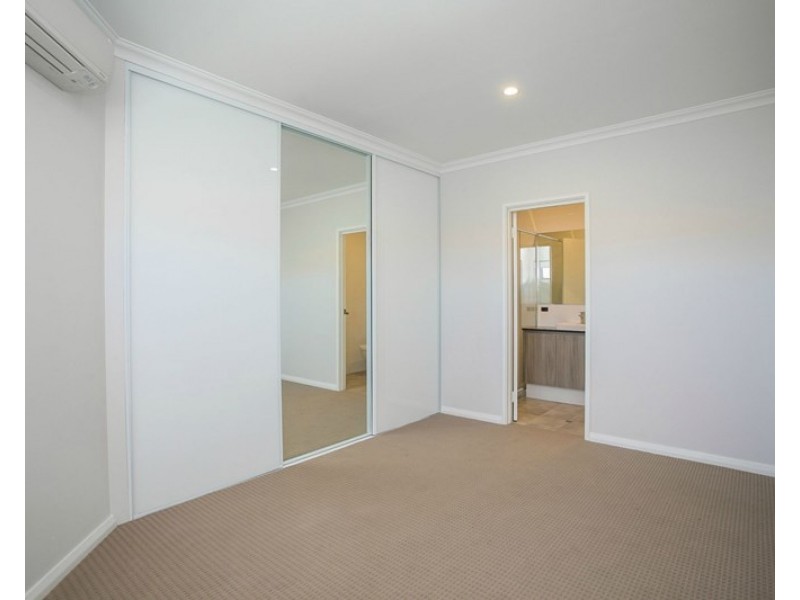 176A Ravenswood Drive, Nollamara WA 6061