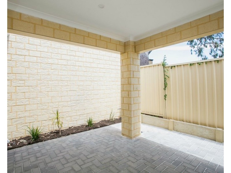 176A Ravenswood Drive, Nollamara WA 6061