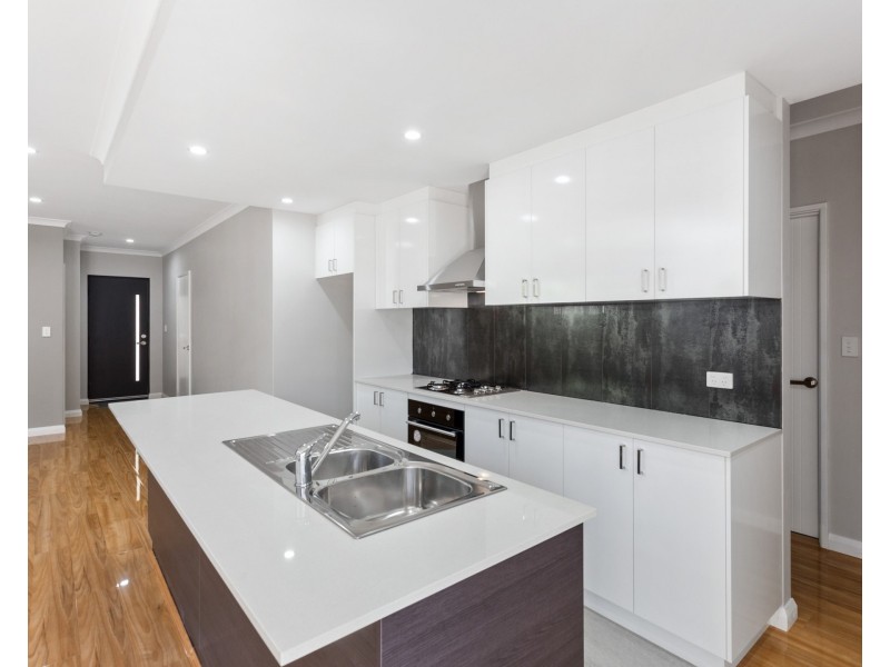 15D Sixth Road, Armadale WA 6112