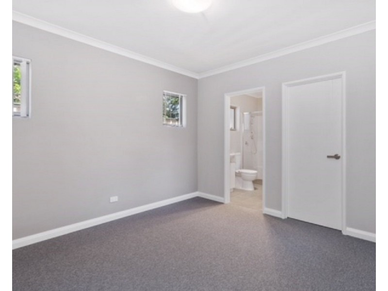 15D Sixth Road, Armadale WA 6112