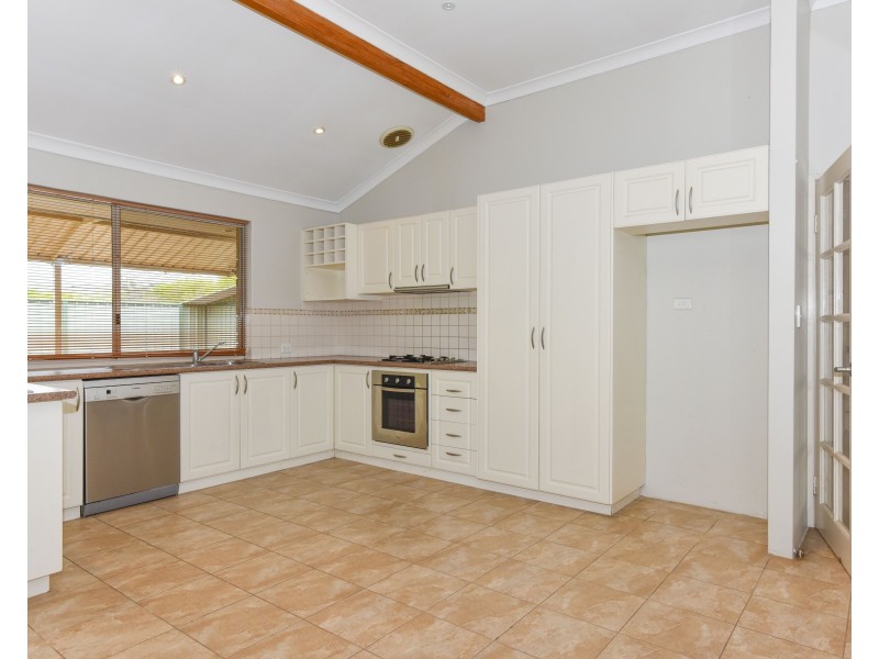 7 Minto Court, Success WA 6164