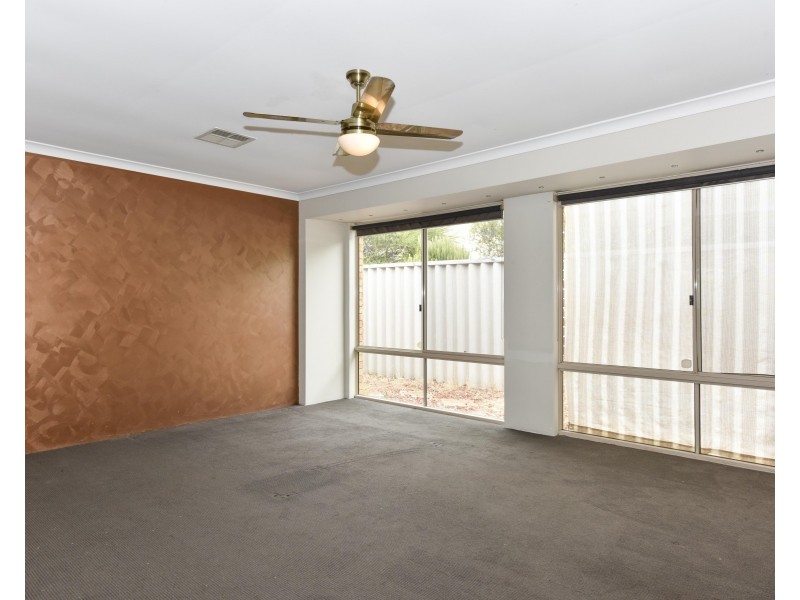 7 Minto Court, Success WA 6164
