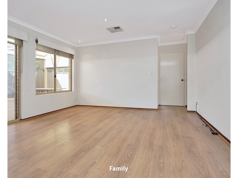 8 Cocos Grove, Kiara WA 6054