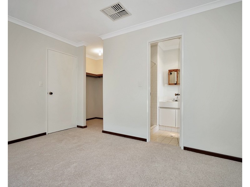 8 Cocos Grove, Kiara WA 6054