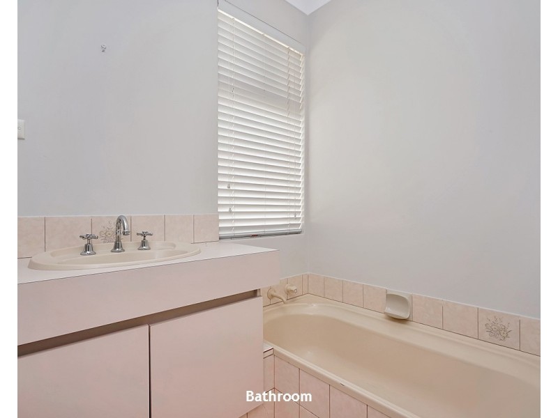 8 Cocos Grove, Kiara WA 6054