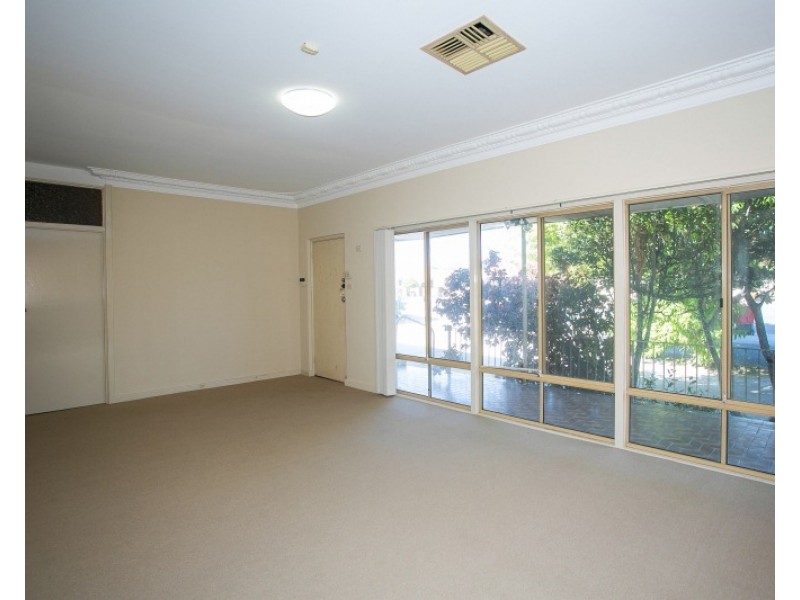 235 Flinders Street, Yokine WA 6060