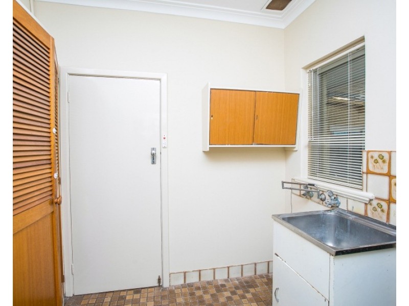 235 Flinders Street, Yokine WA 6060