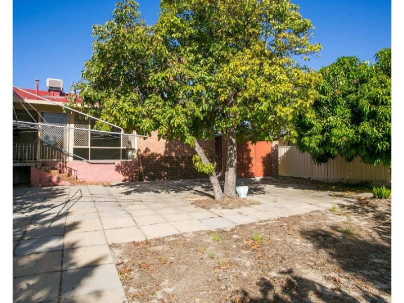 235 Flinders Street, Yokine WA 6060