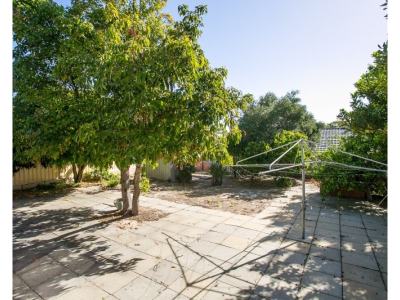 235 Flinders Street, Yokine WA 6060
