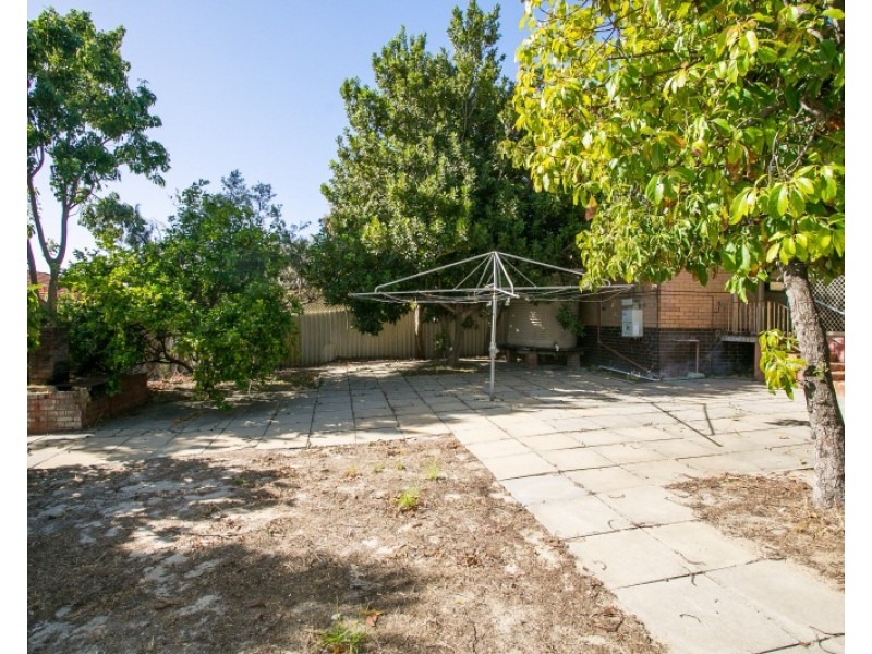 235 Flinders Street, Yokine WA 6060