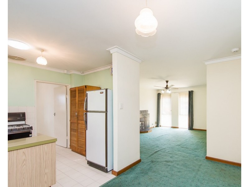 31 Embleton Avenue, Embleton WA 6062