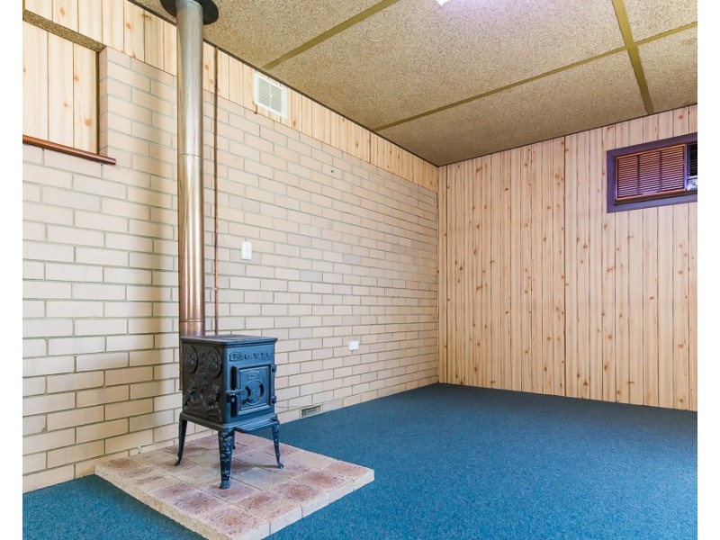 31 Embleton Avenue, Embleton WA 6062