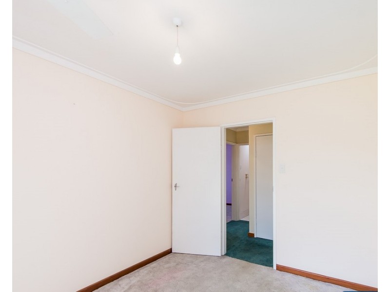 31 Embleton Avenue, Embleton WA 6062