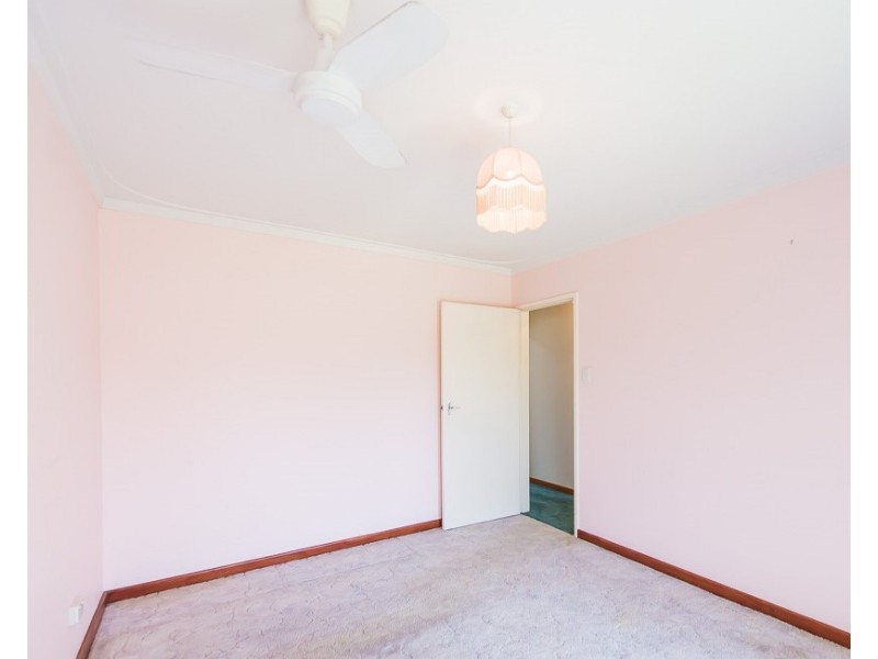 31 Embleton Avenue, Embleton WA 6062