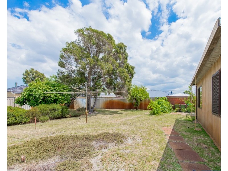 31 Embleton Avenue, Embleton WA 6062