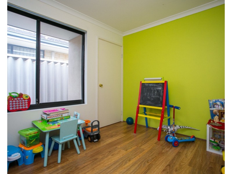 19A Coonawarra Drive, Caversham WA 6055