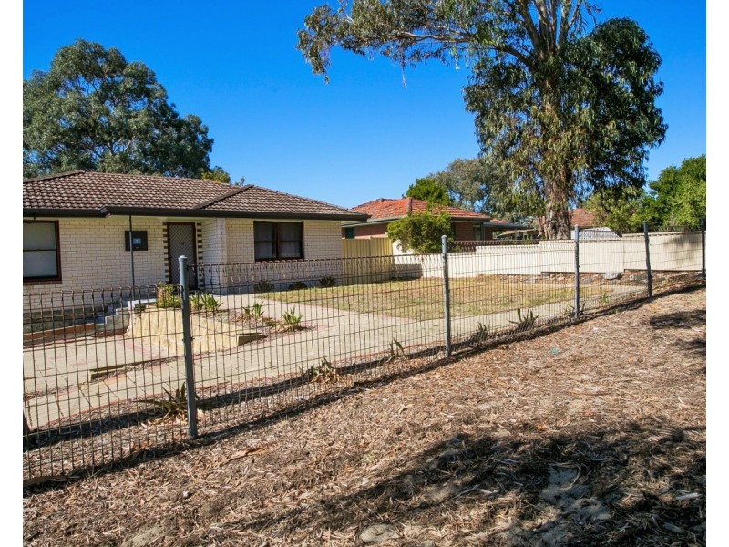 9 Woolgar Way, Lockridge WA 6054