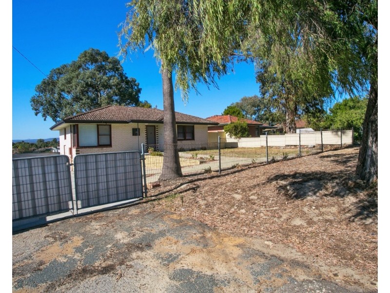 9 Woolgar Way, Lockridge WA 6054