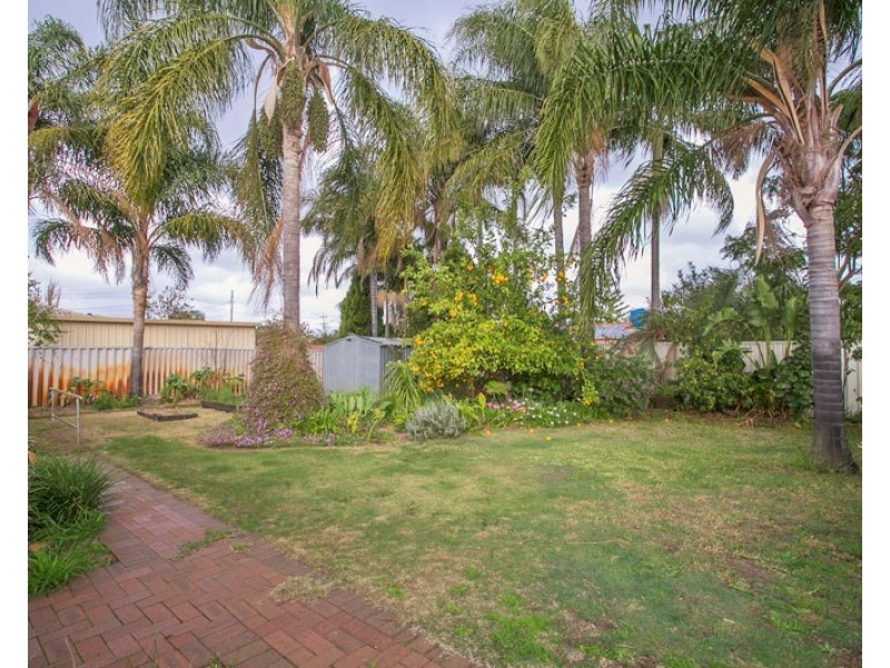 21 Amazon Drive, Beechboro WA 6063