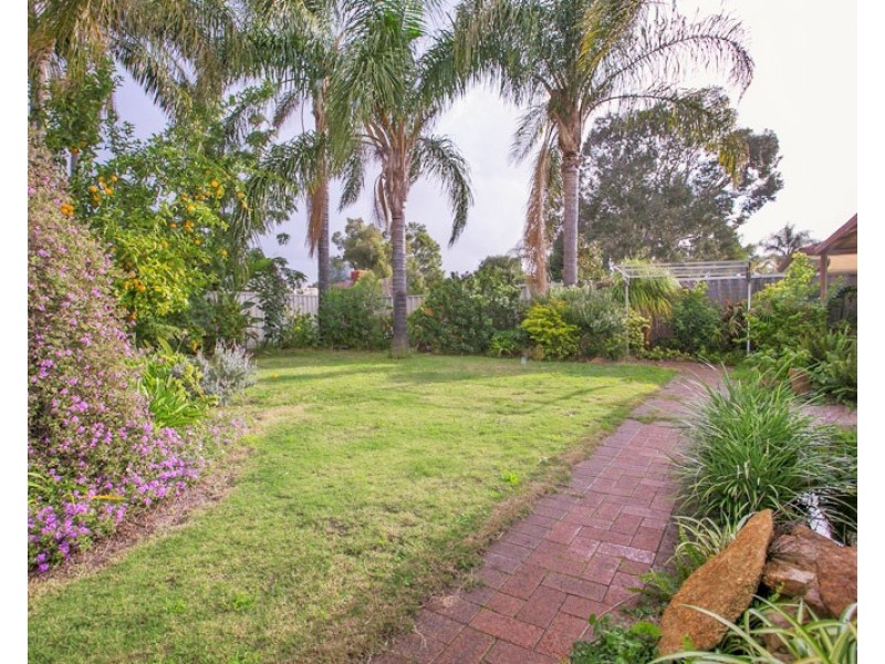 21 Amazon Drive, Beechboro WA 6063