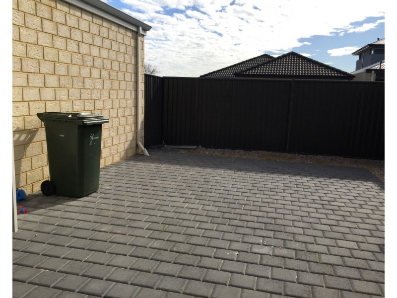 20 Summerville Boulevard, Caversham WA 6055