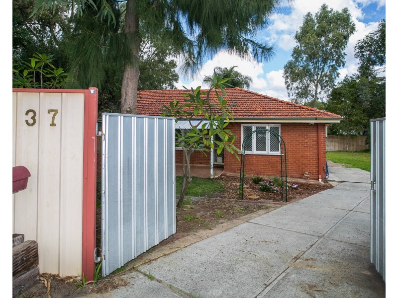 37 Kerwin Way, Lockridge WA 6054