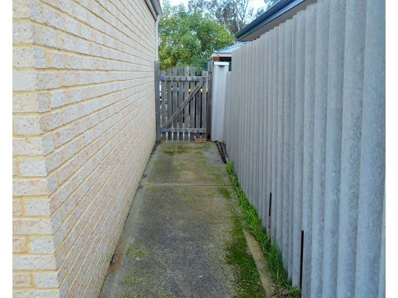33A Rosmead Avenue, Beechboro WA 6063