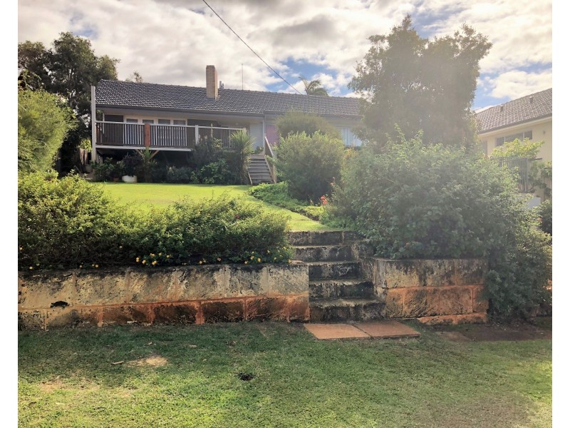 15 Rothbury Road, Embleton WA 6062