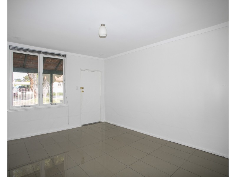 16 Scanlon Way, Lockridge WA 6054