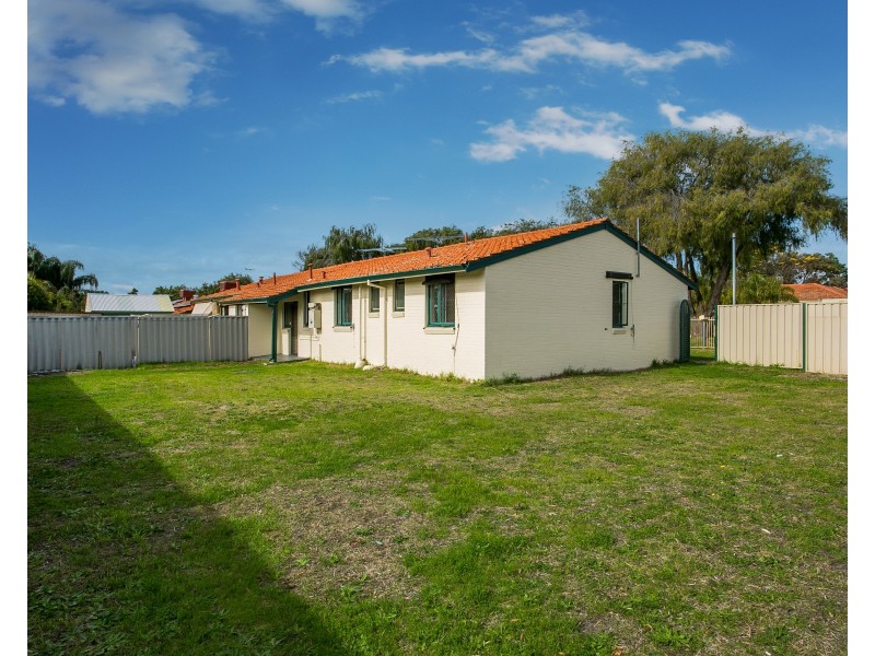 16 Scanlon Way, Lockridge WA 6054