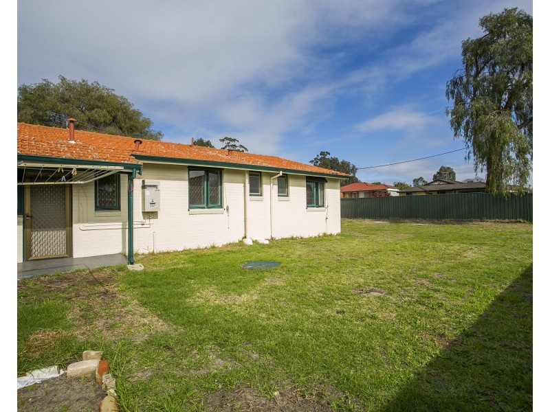16 Scanlon Way, Lockridge WA 6054