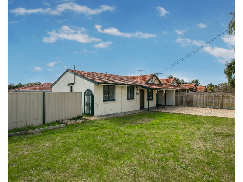 16 Scanlon Way, Lockridge WA 6054