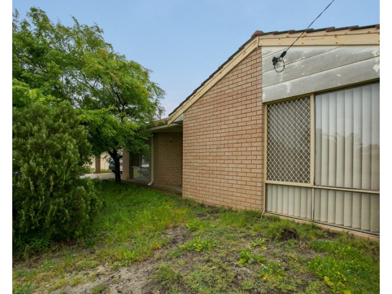 2 Jewel Court, Langford WA 6147