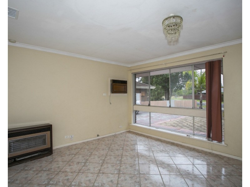 5 Clarice Court, Langford WA 6147