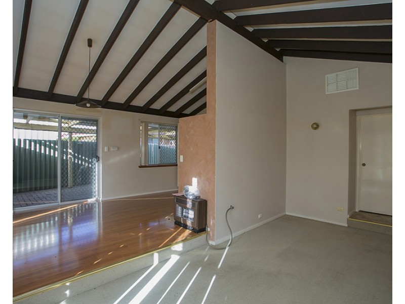 14 Chireton Place, Beechboro WA 6063