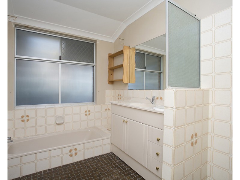 14 Chireton Place, Beechboro WA 6063