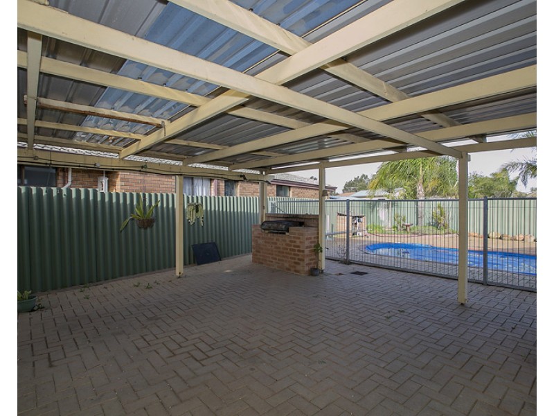 14 Chireton Place, Beechboro WA 6063