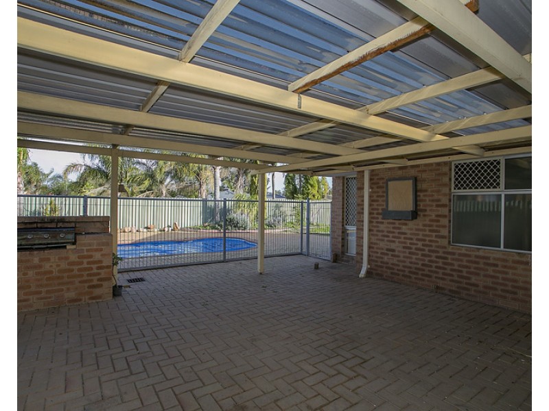14 Chireton Place, Beechboro WA 6063