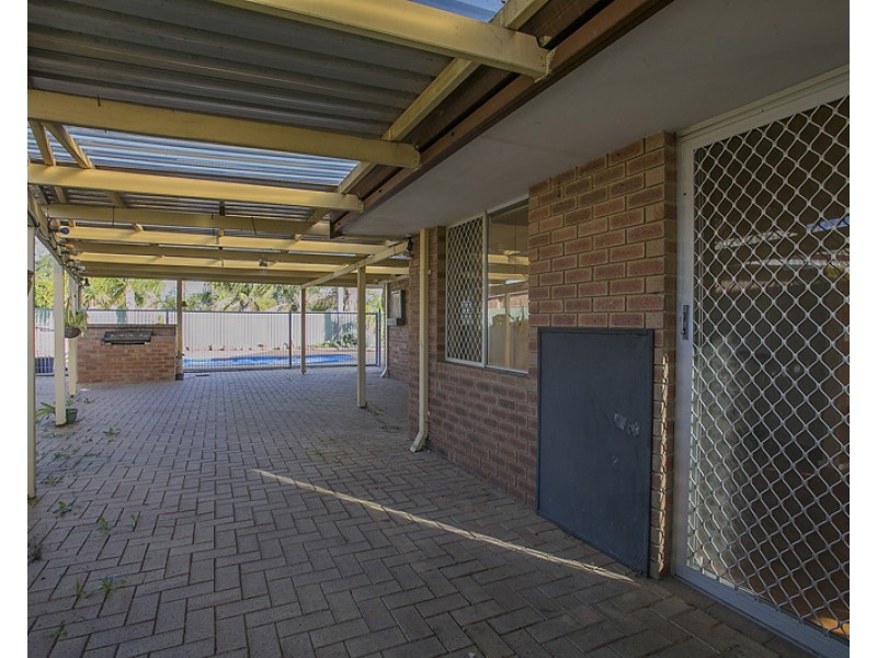 14 Chireton Place, Beechboro WA 6063
