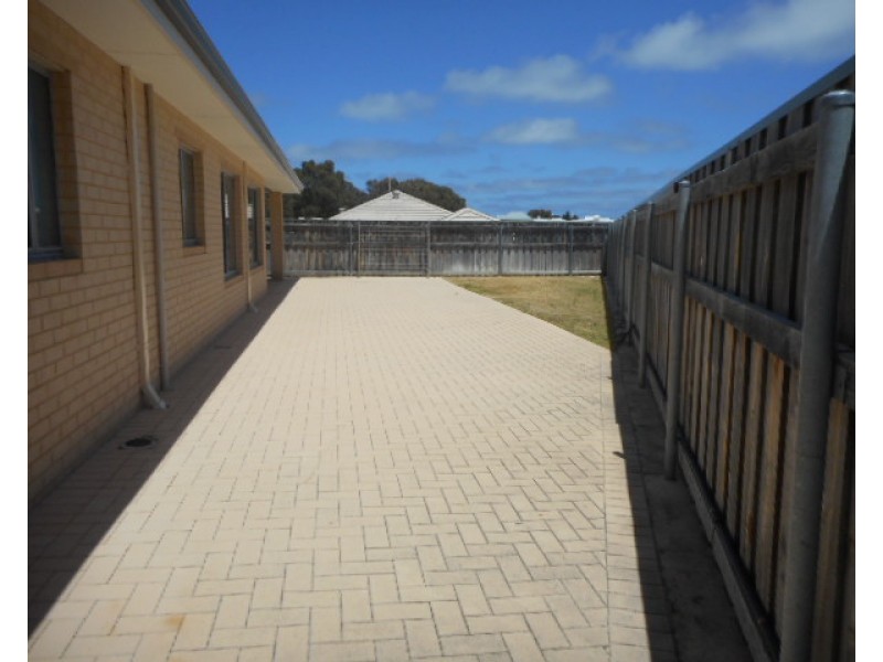 17 Cave Loop, Yanchep WA 6035