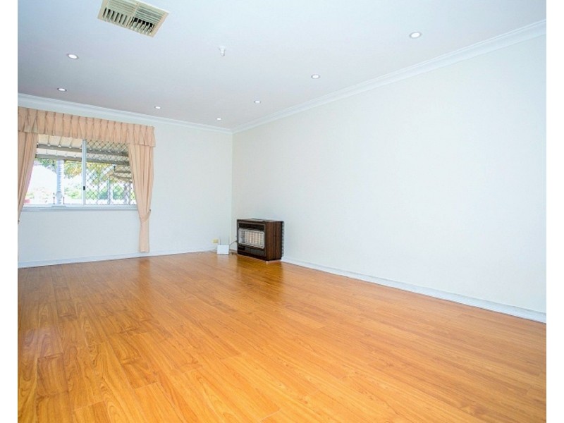 3 Gloves Place, Beechboro WA 6063