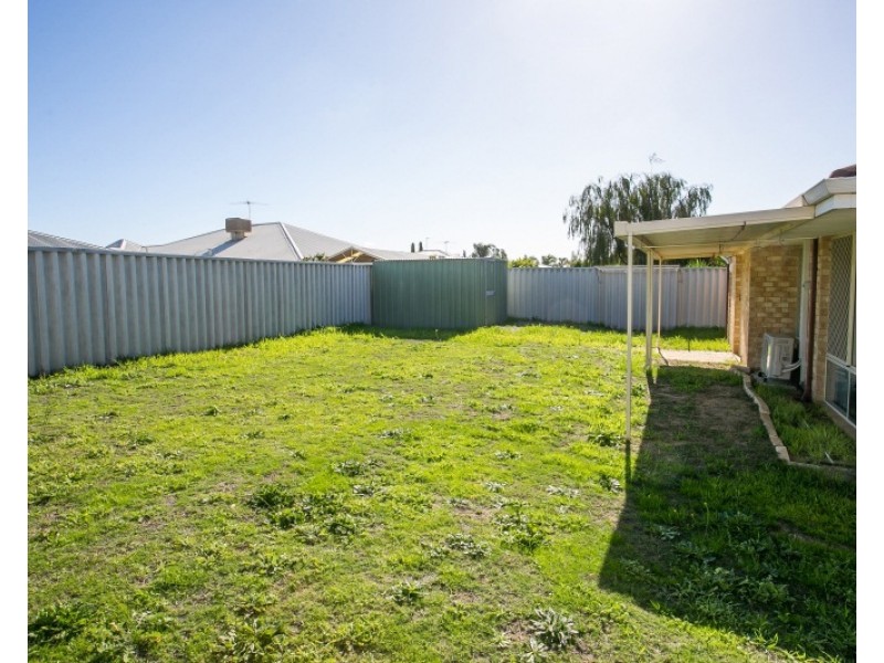 72 Coonawarra Drive, Caversham WA 6055