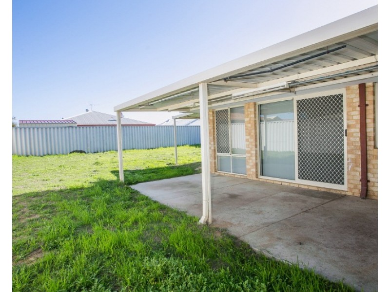 72 Coonawarra Drive, Caversham WA 6055