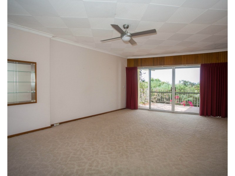 13 Davidson Road, Attadale WA 6156