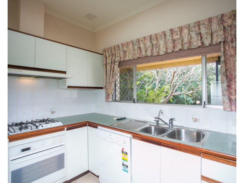 13 Davidson Road, Attadale WA 6156
