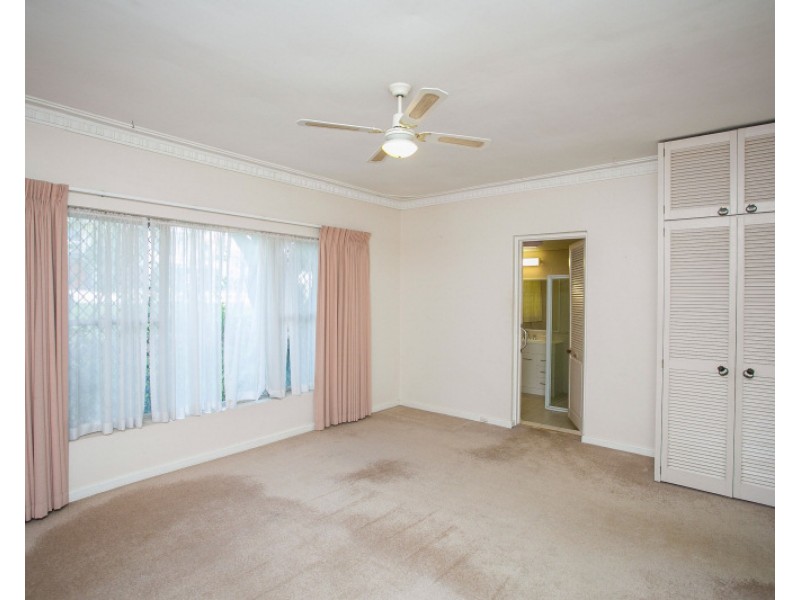 13 Davidson Road, Attadale WA 6156