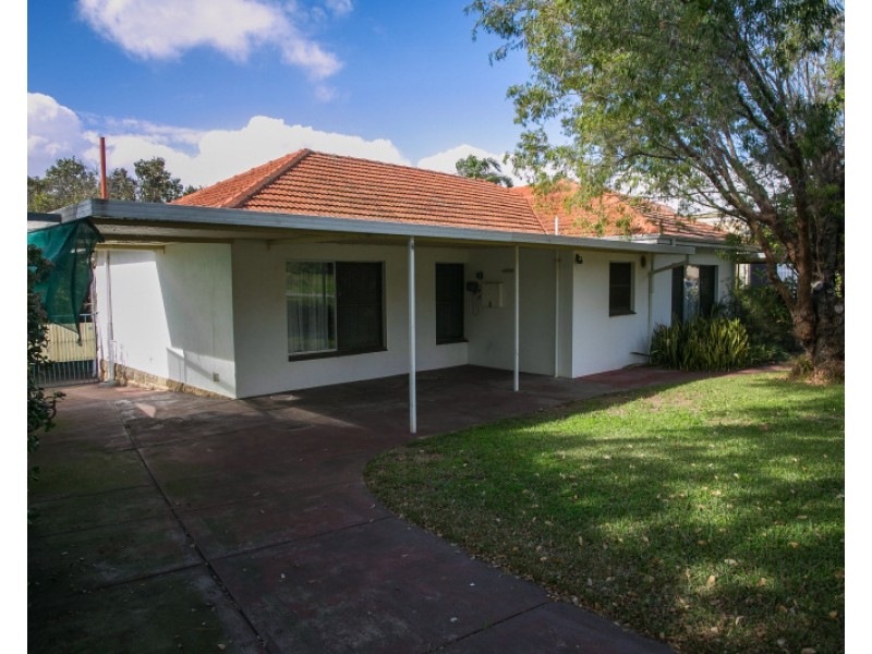13 Davidson Road, Attadale WA 6156