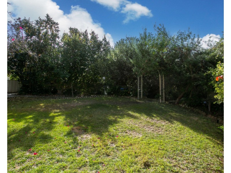 13 Davidson Road, Attadale WA 6156