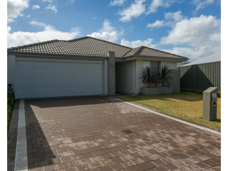 4 Topsham Way, Caversham WA 6055